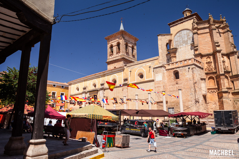 plaza-mayor-de-chinchilla-de-monte-aragon-provincia-de-albacete-lugares-para-visitar-castilla-la-mancha-by-machbel